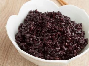 cara memasak beras hitam