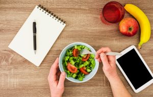PENTINGNYA MENGATUR JAM MAKAN PADA SAAT DIET